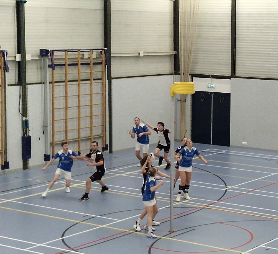 S1 sluit aan bij de top na winst op Haarlem